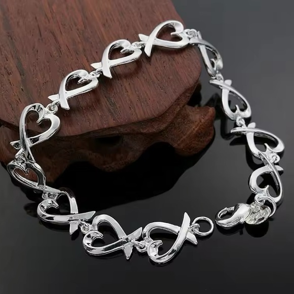 Sterling Silver Heart Bracelet - Picture 1 of 1